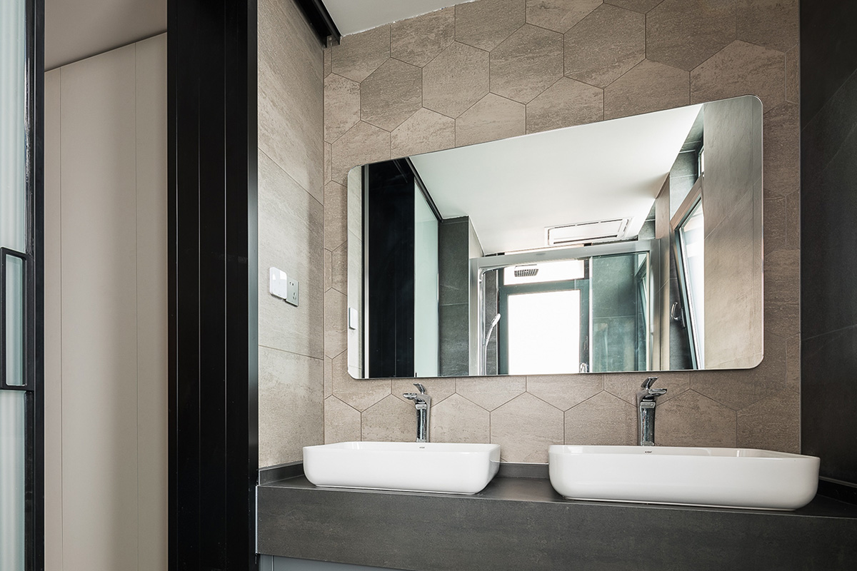 Decorative Bathroom Mirrors